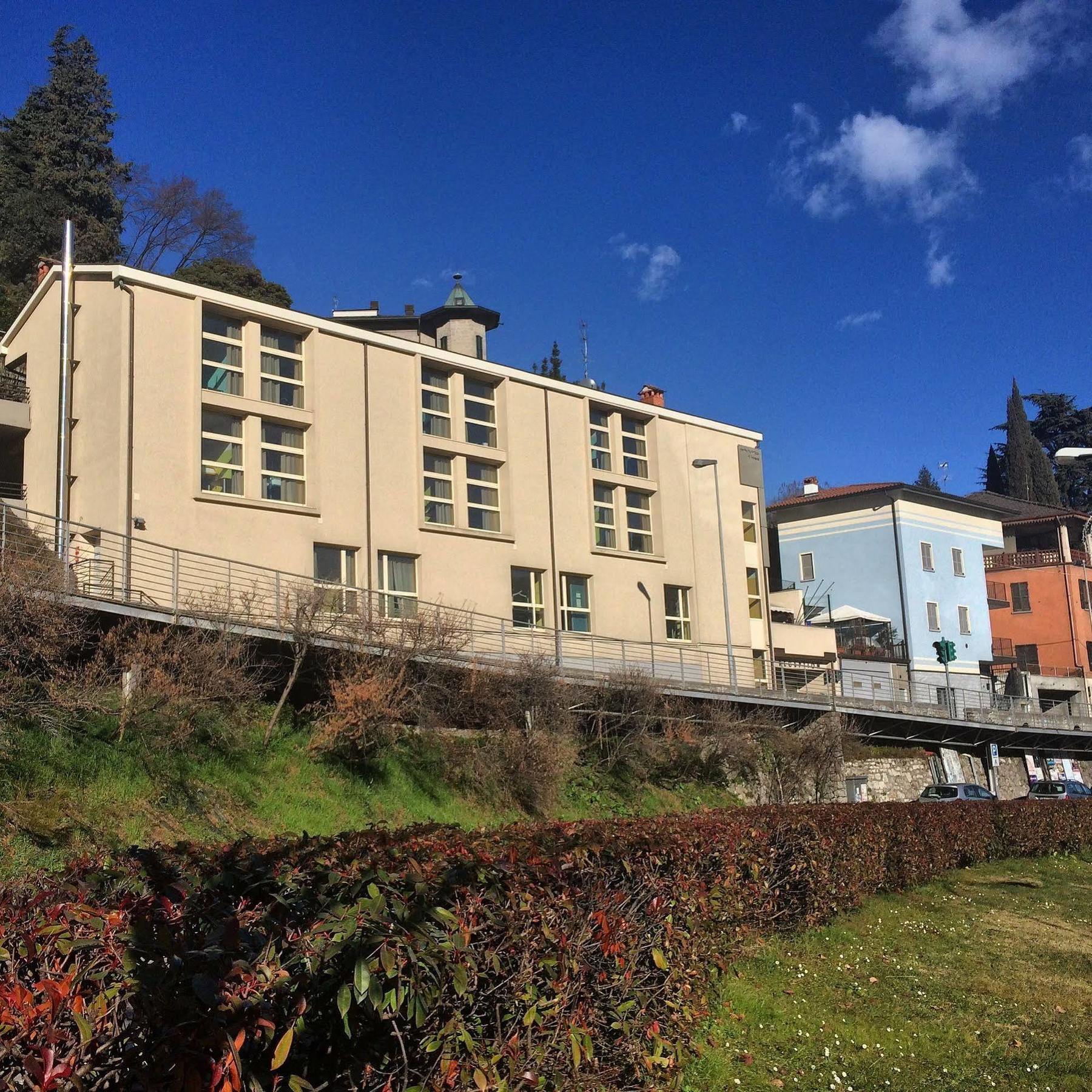 Ostello Del Porto Lovere Exterior foto